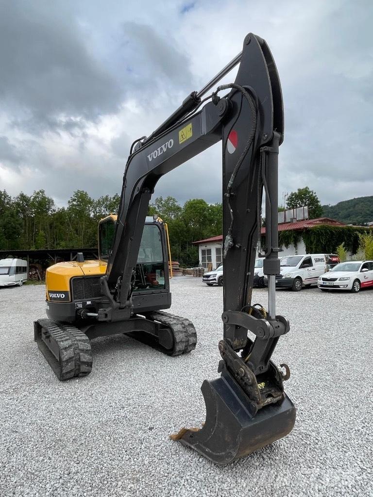 Volvo ECR88D 중형굴삭기 7톤-28톤