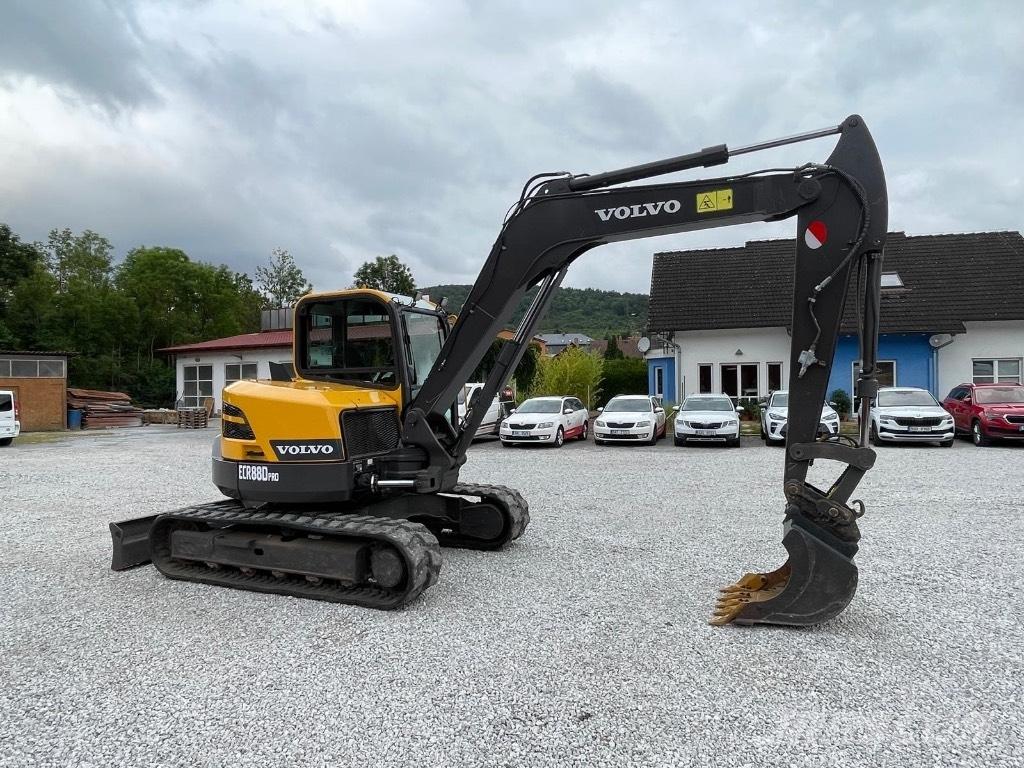 Volvo ECR88D 중형굴삭기 7톤-28톤