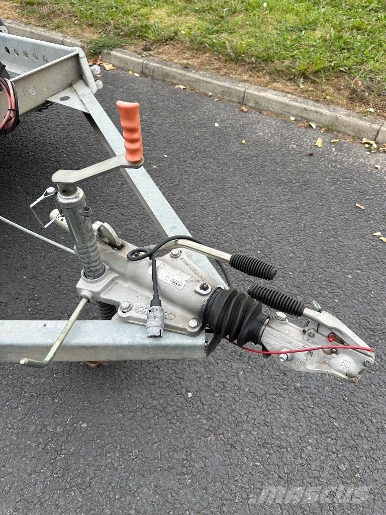  MOTIV TC3000 라이트 트레일러