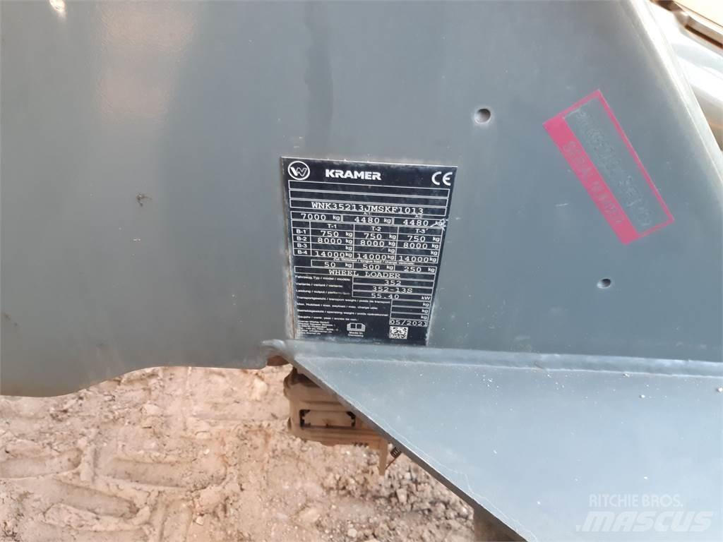 Kramer 8105  휠로우더