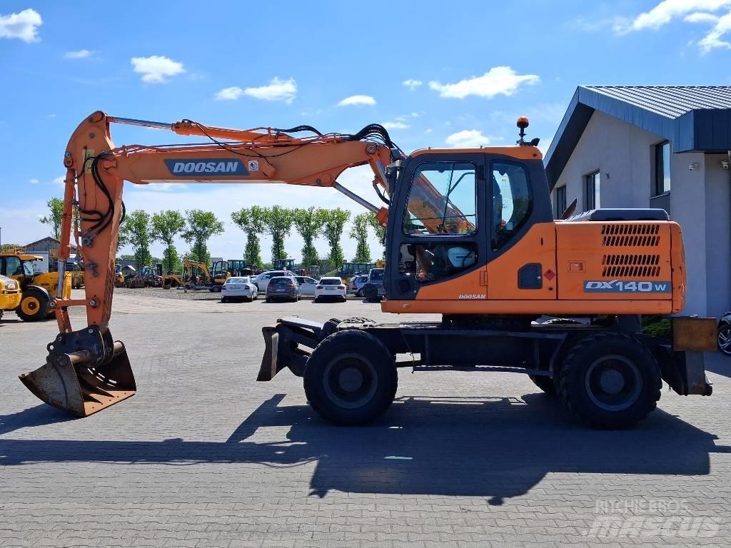 Doosan DX 140 W-3  휠 굴삭기
