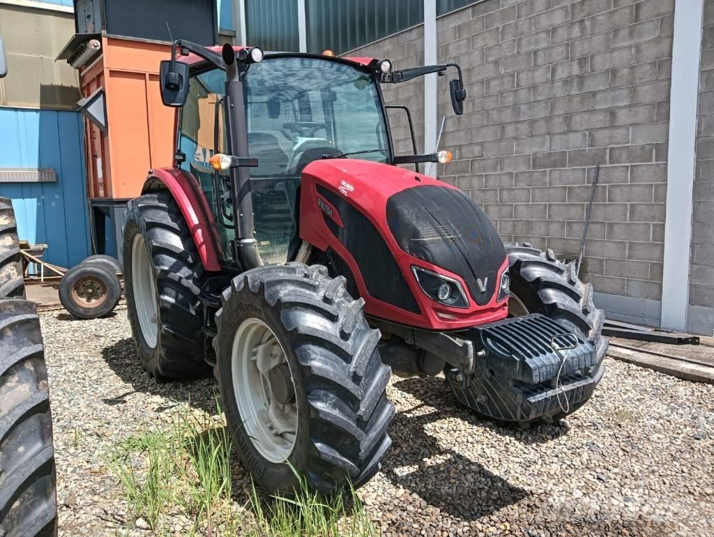 Valtra A 114 트랙터