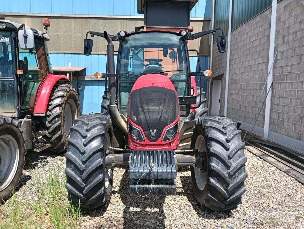 Valtra A 114 트랙터