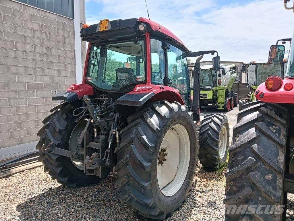 Valtra A 114 트랙터