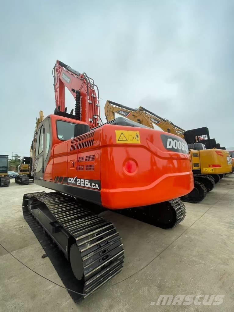 Doosan DX 225 LC 대형 굴삭기 29톤 이상
