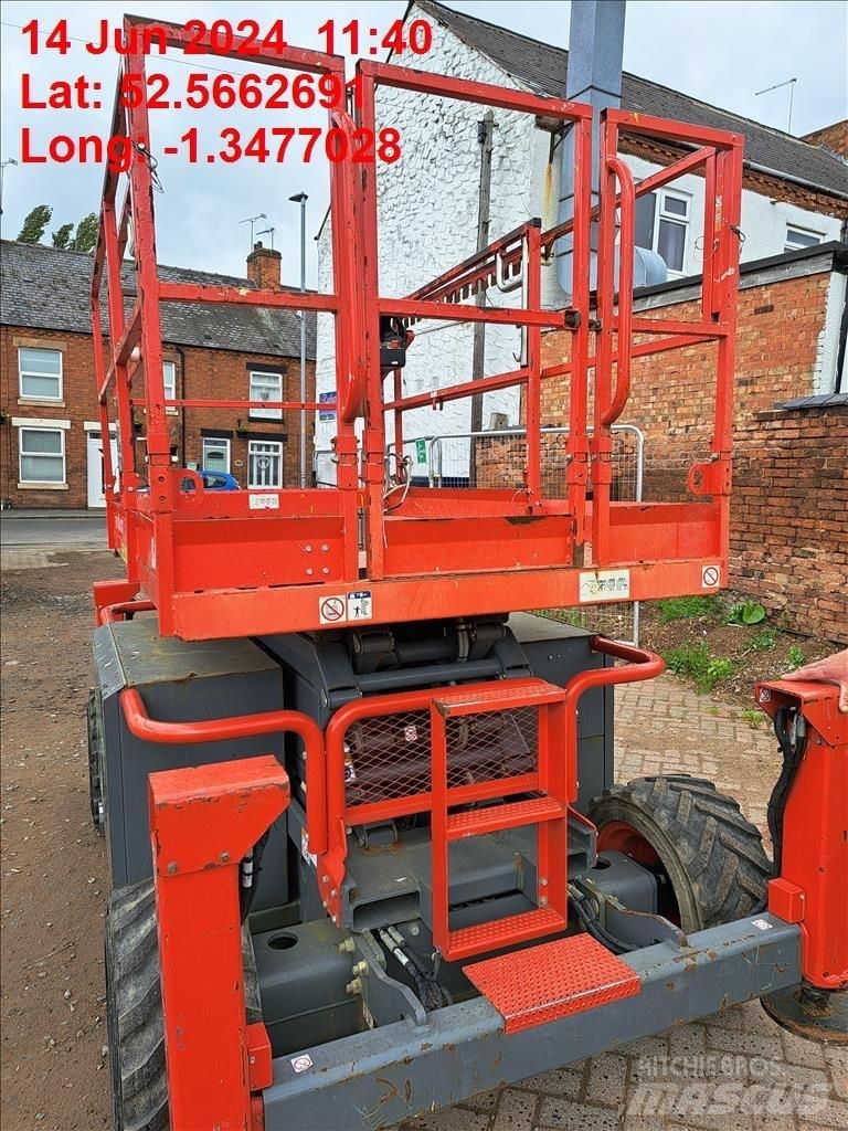 SkyJack SJ 6832 RT 가위형 리프트
