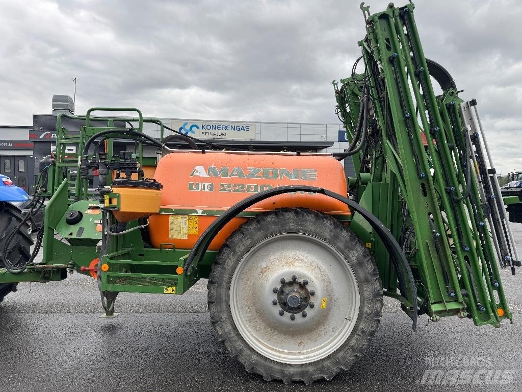 Amazone UG 2200 Nova 견인형 분무기