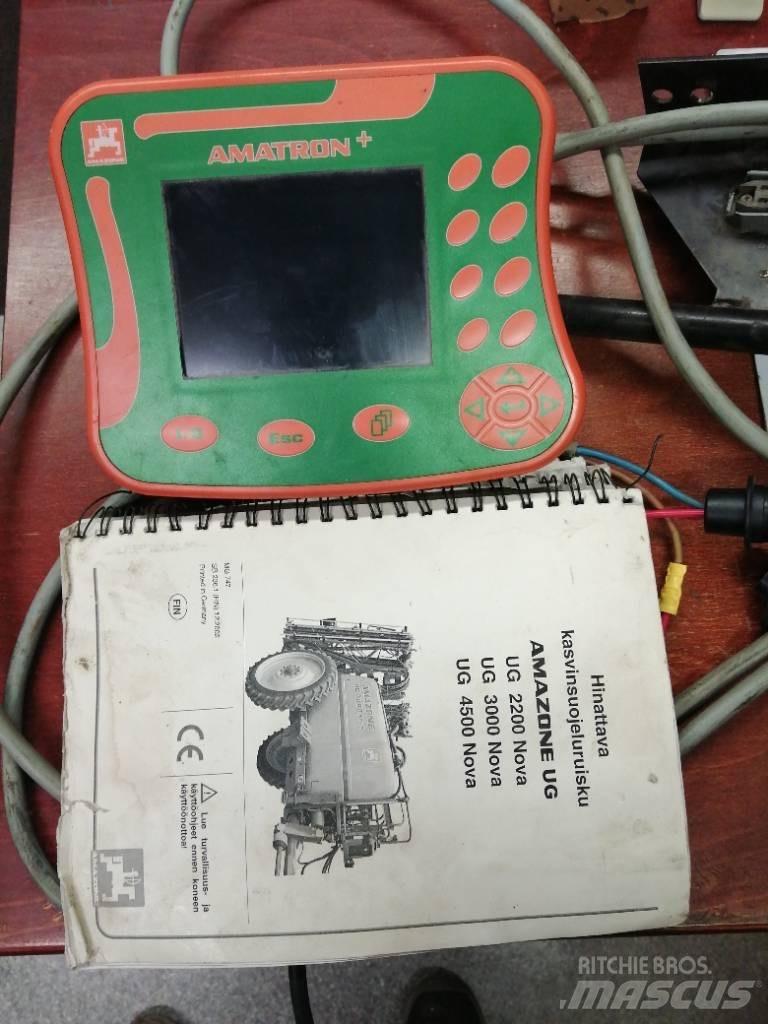 Amazone UG 2200 Nova 견인형 분무기