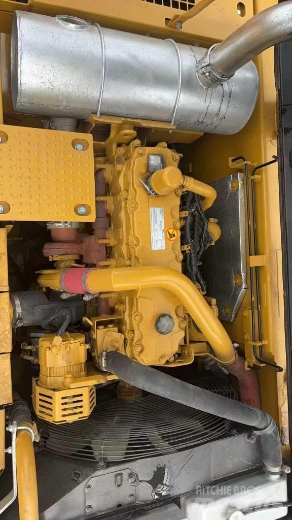 CAT CAT330D2L 중형굴삭기 7톤-28톤
