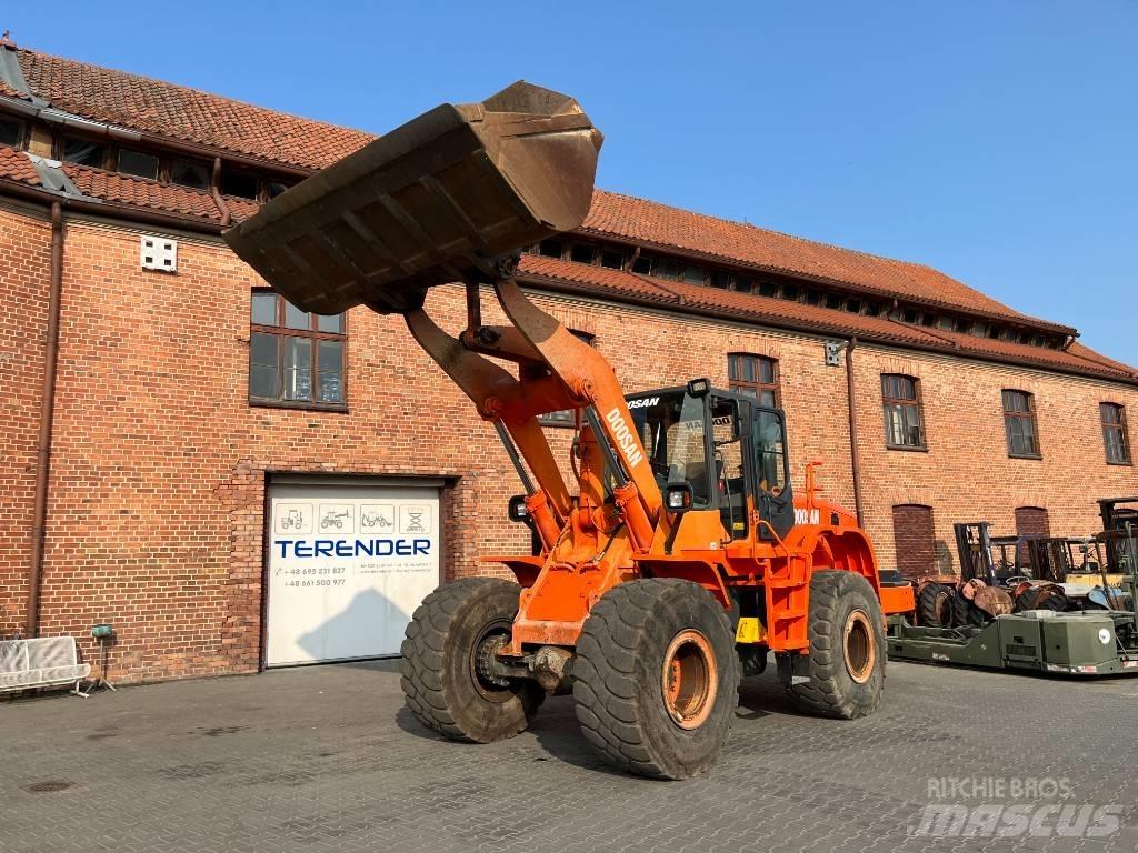 Doosan DL 300  휠로우더