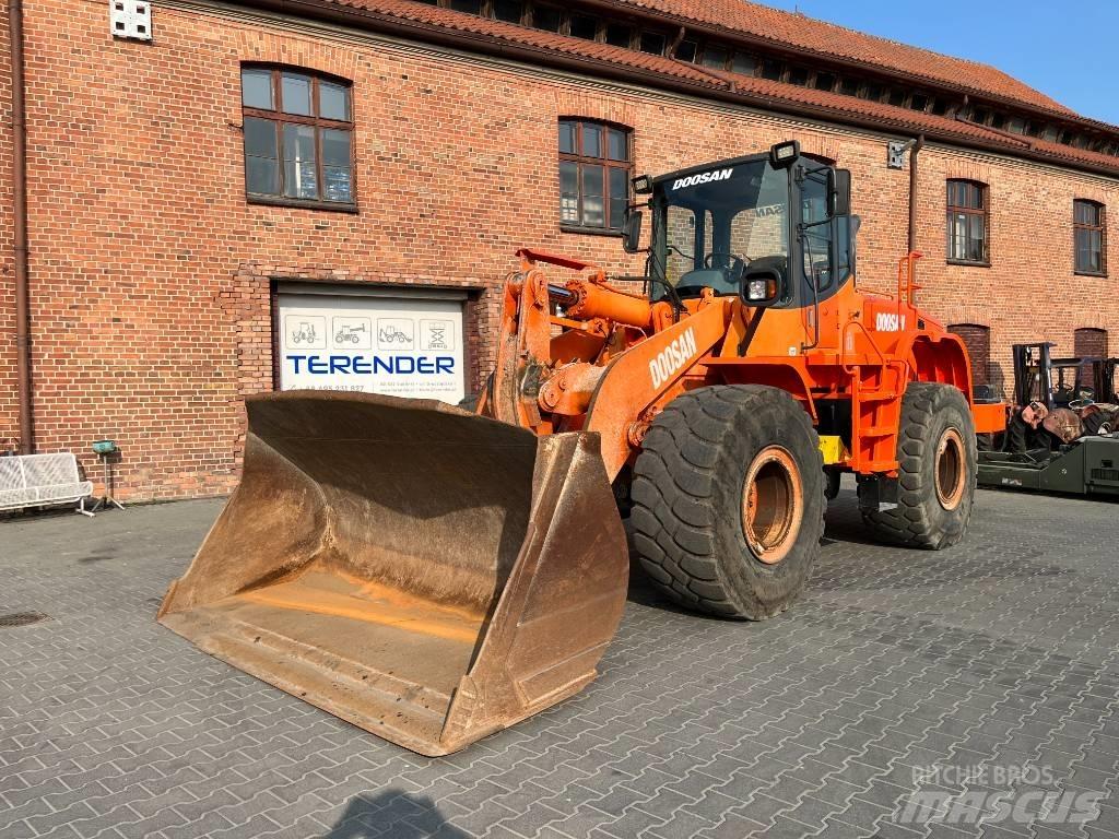 Doosan DL 300  휠로우더