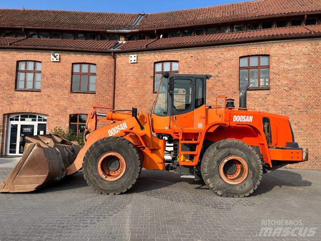 Doosan DL 300  휠로우더
