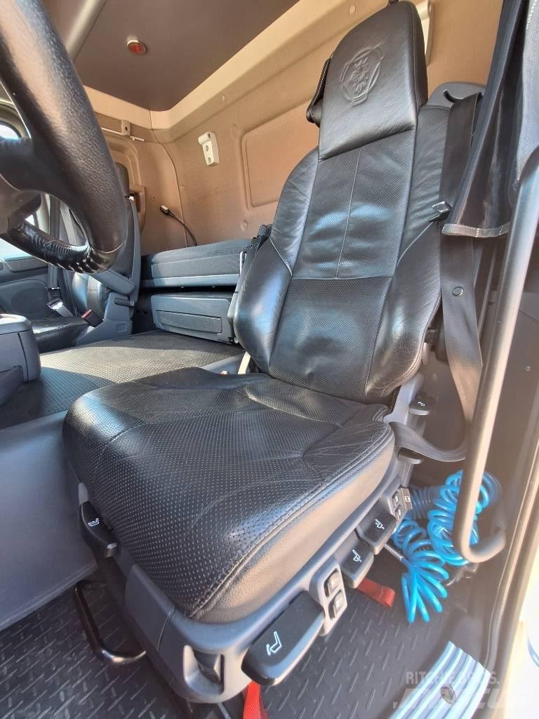 Scania G490 LB8x4*4 크레인 트럭