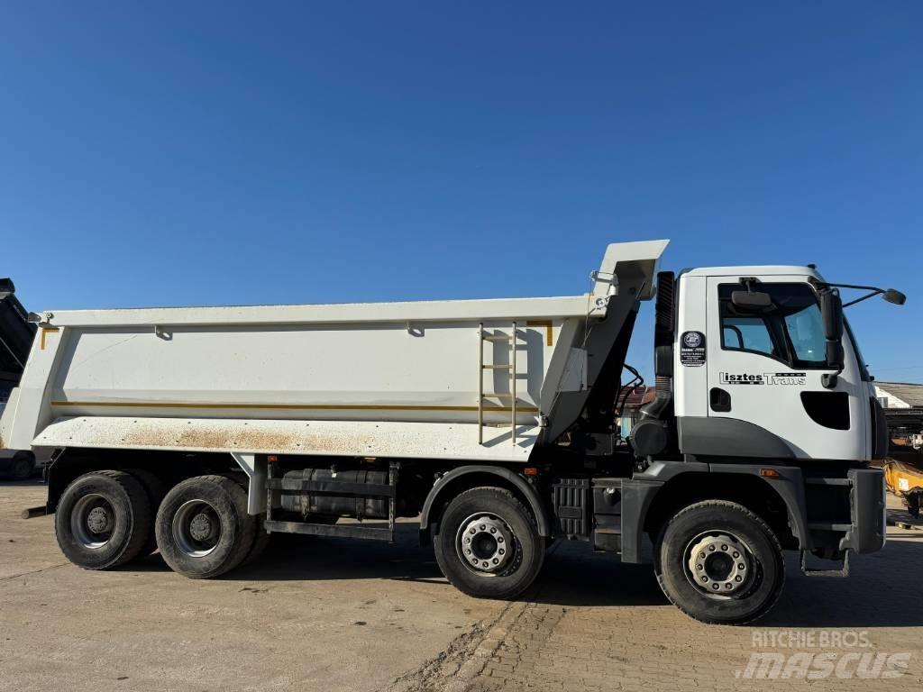 Ford Cargo 덤프 트럭