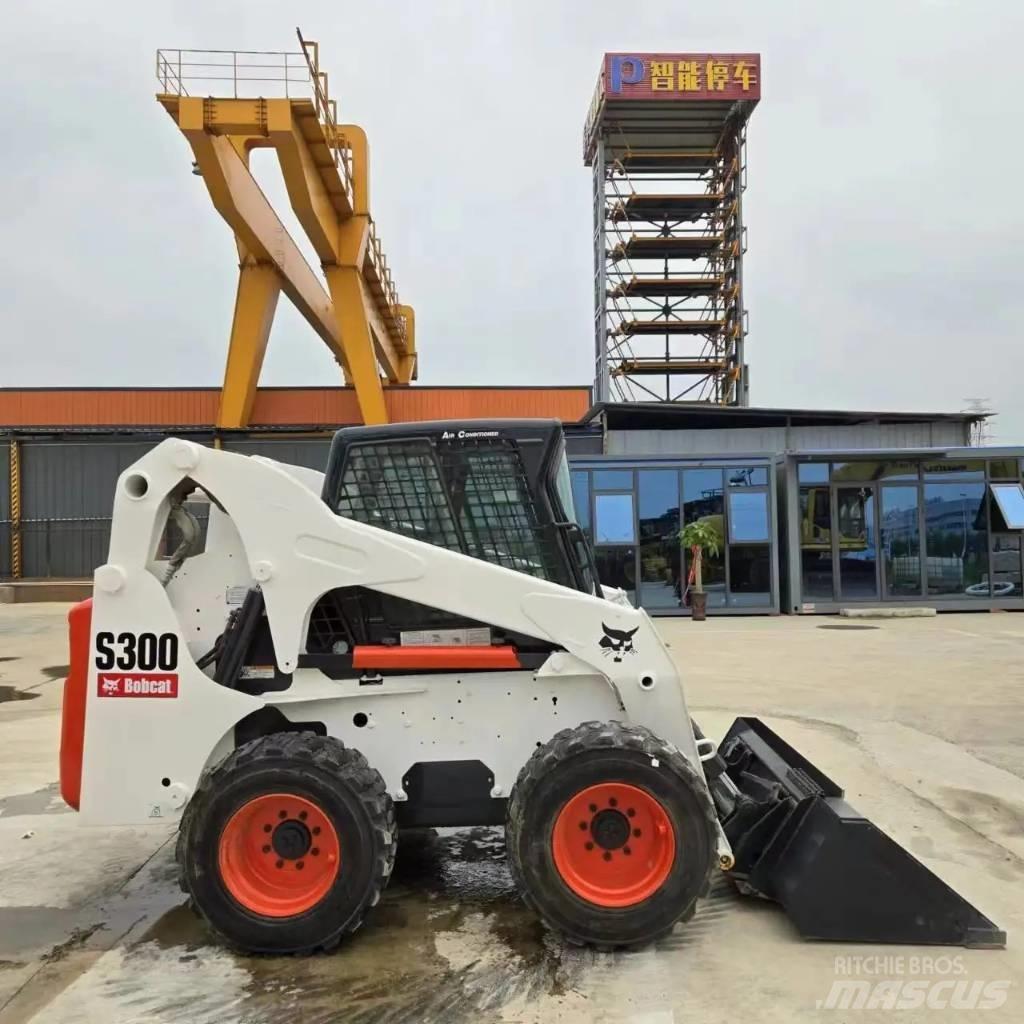 Bobcat S 300  스키드로더