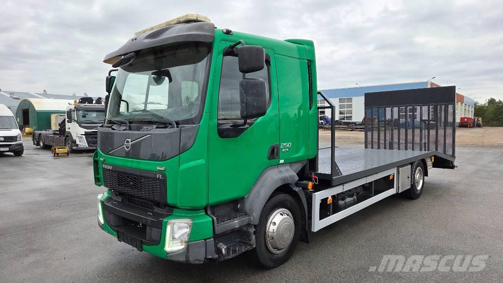 Volvo FL250 4X2 플랫베드/윈치 트럭
