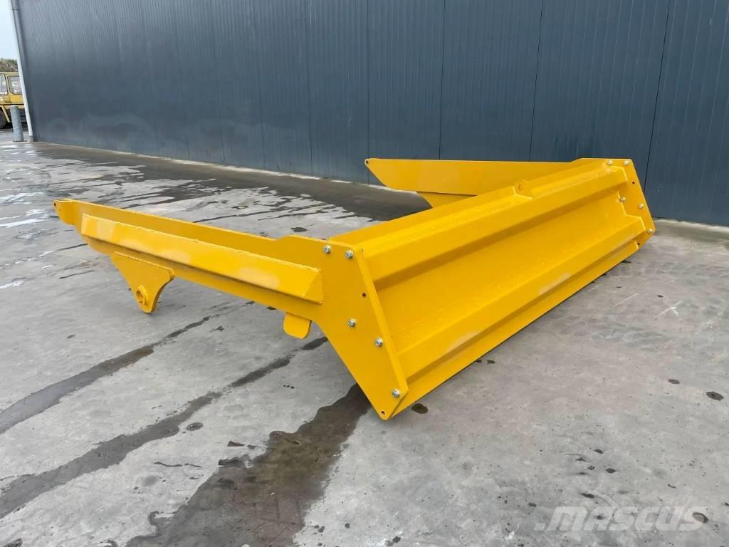 Volvo A25G 테일게이트