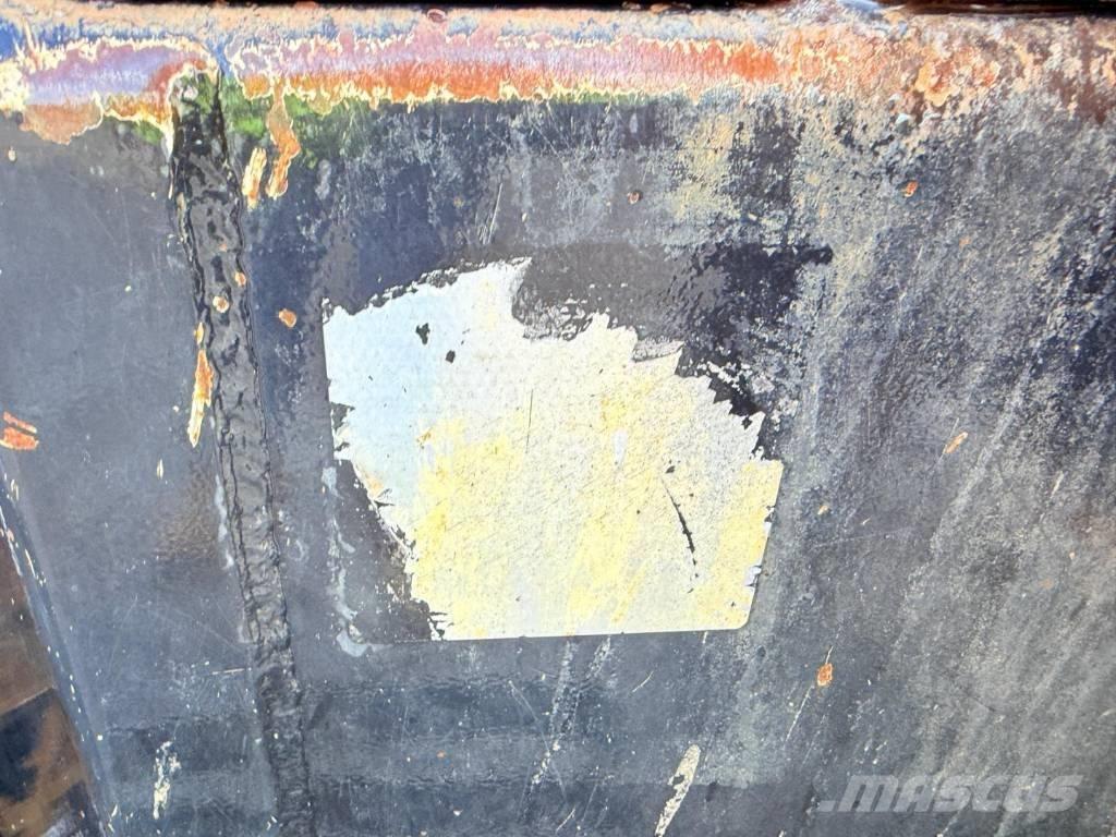 JCB 3 TST 건설현장 덤프트럭