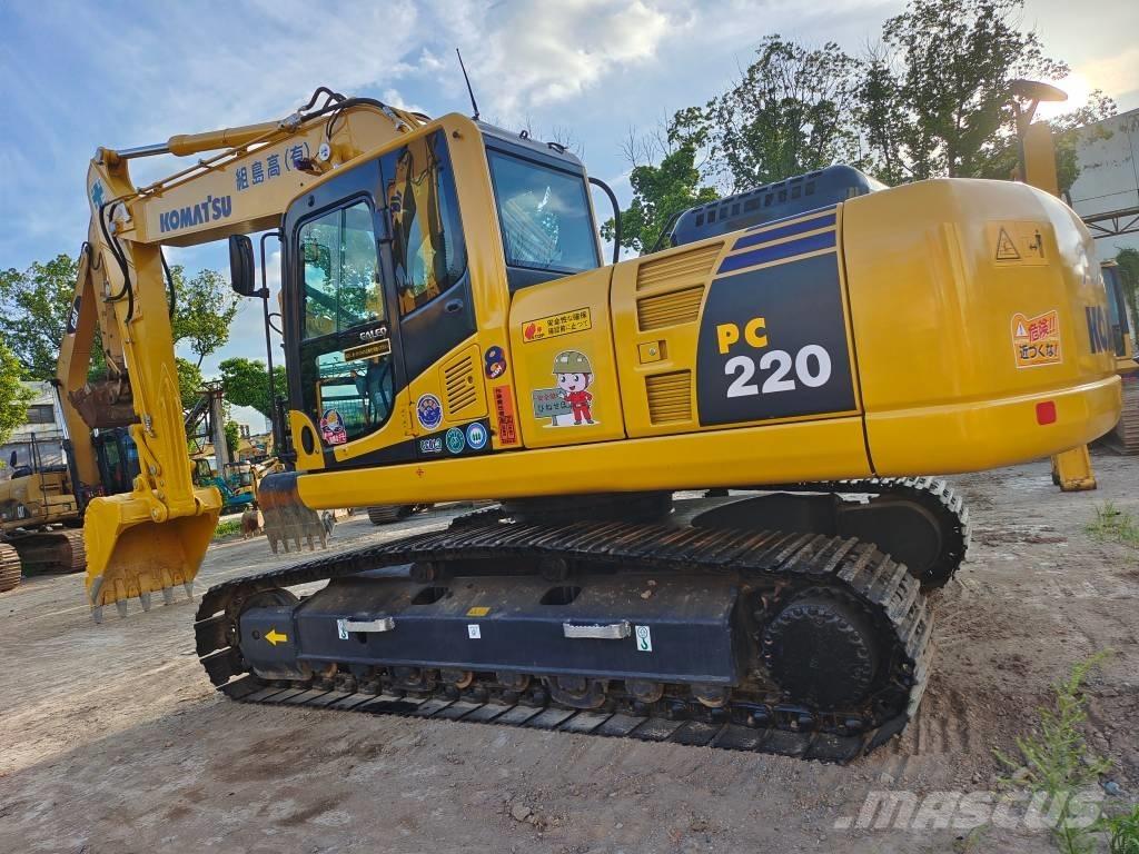 Komatsu PC 220 대형 굴삭기 29톤 이상