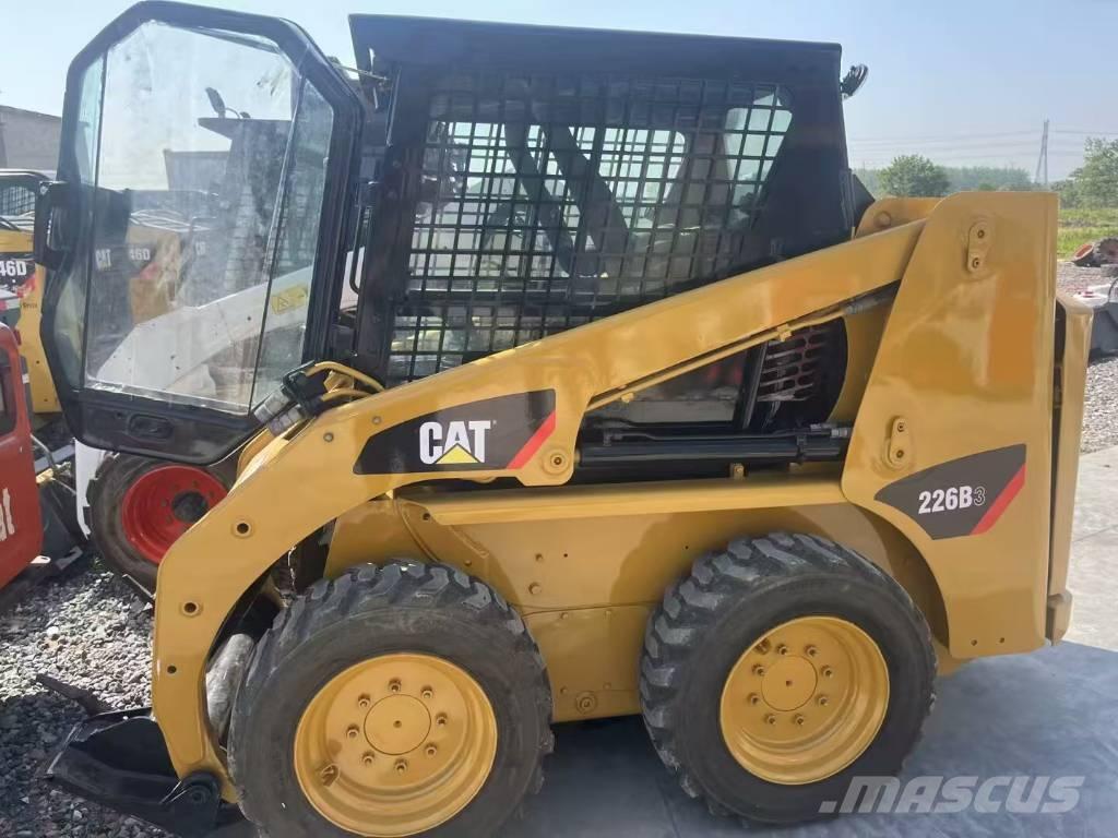 CAT 226 B 3  스키드로더