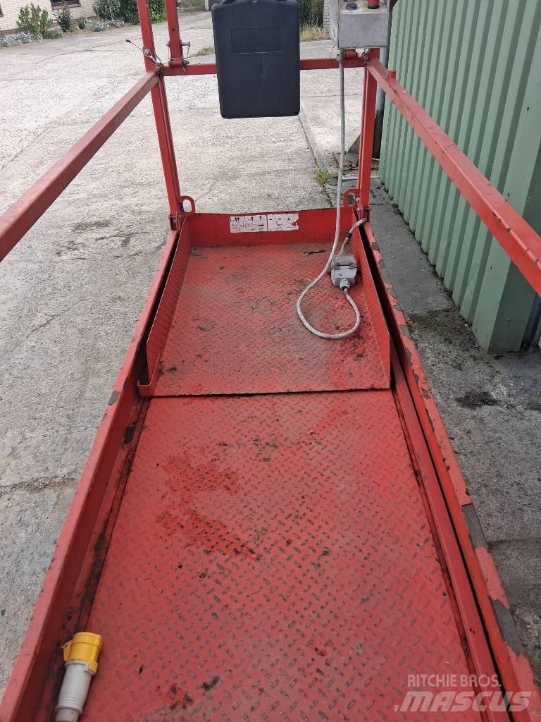 SkyJack SJ III 3226 가위형 리프트
