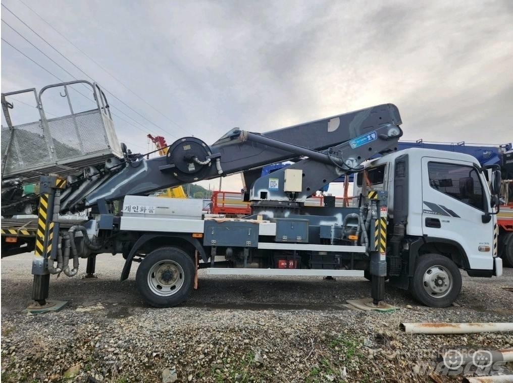 Horyong SKY 300 트럭 탑재 고소작업대