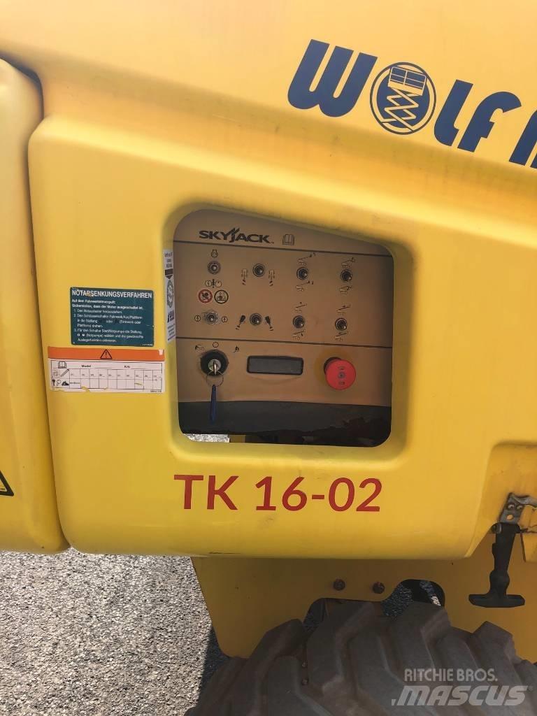 SkyJack SJ 45 T 견인식 전동이동 리프트