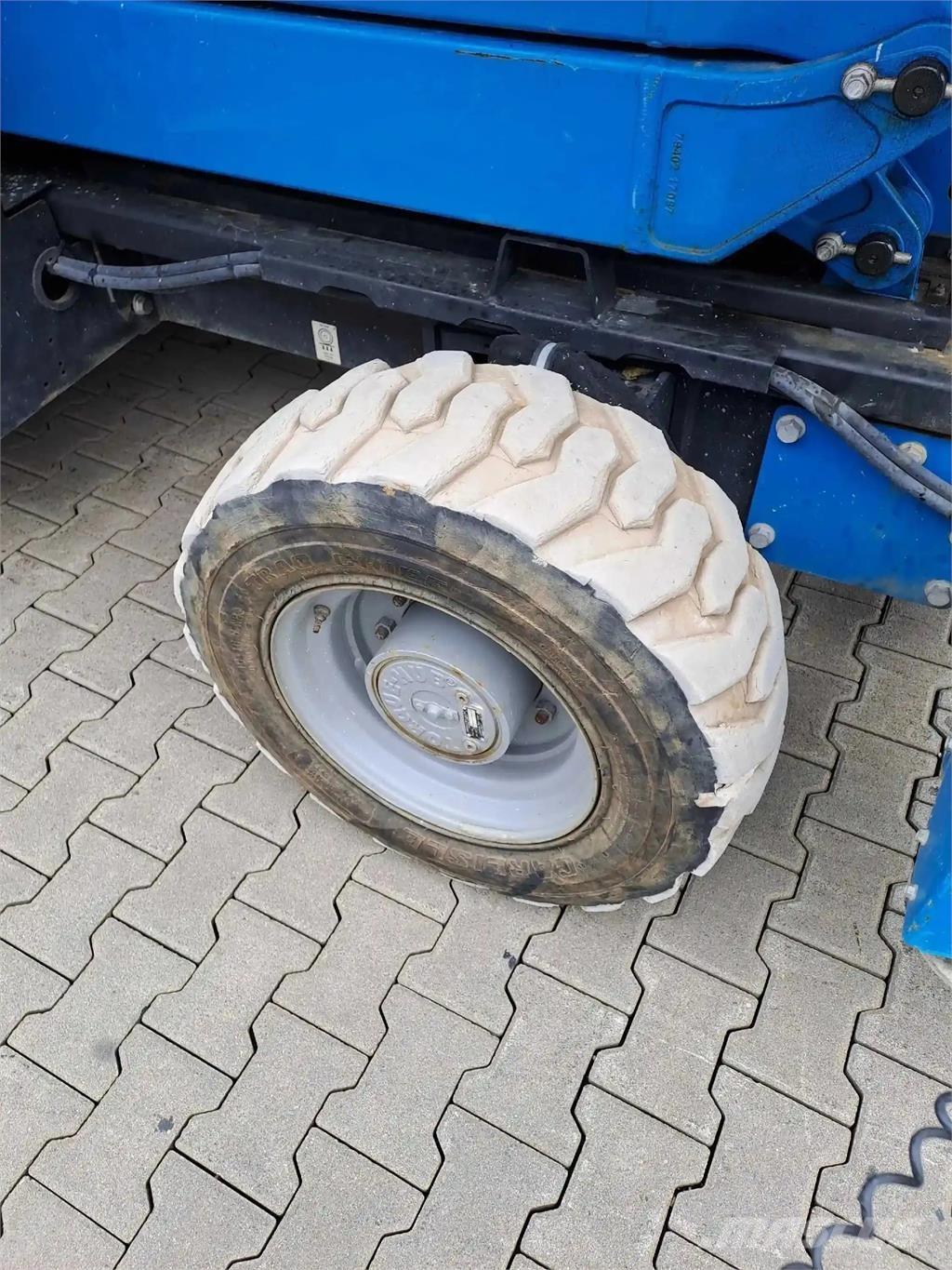 Genie GS 3384 RT 가위형 리프트