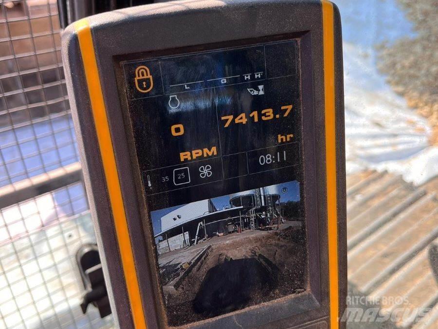 JCB JS130LC 대형 굴삭기 29톤 이상