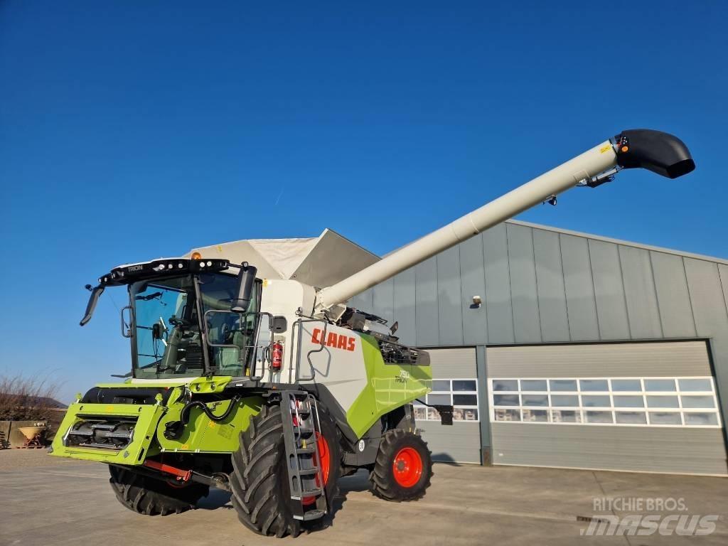 CLAAS Trion 750 콤바인 수확기