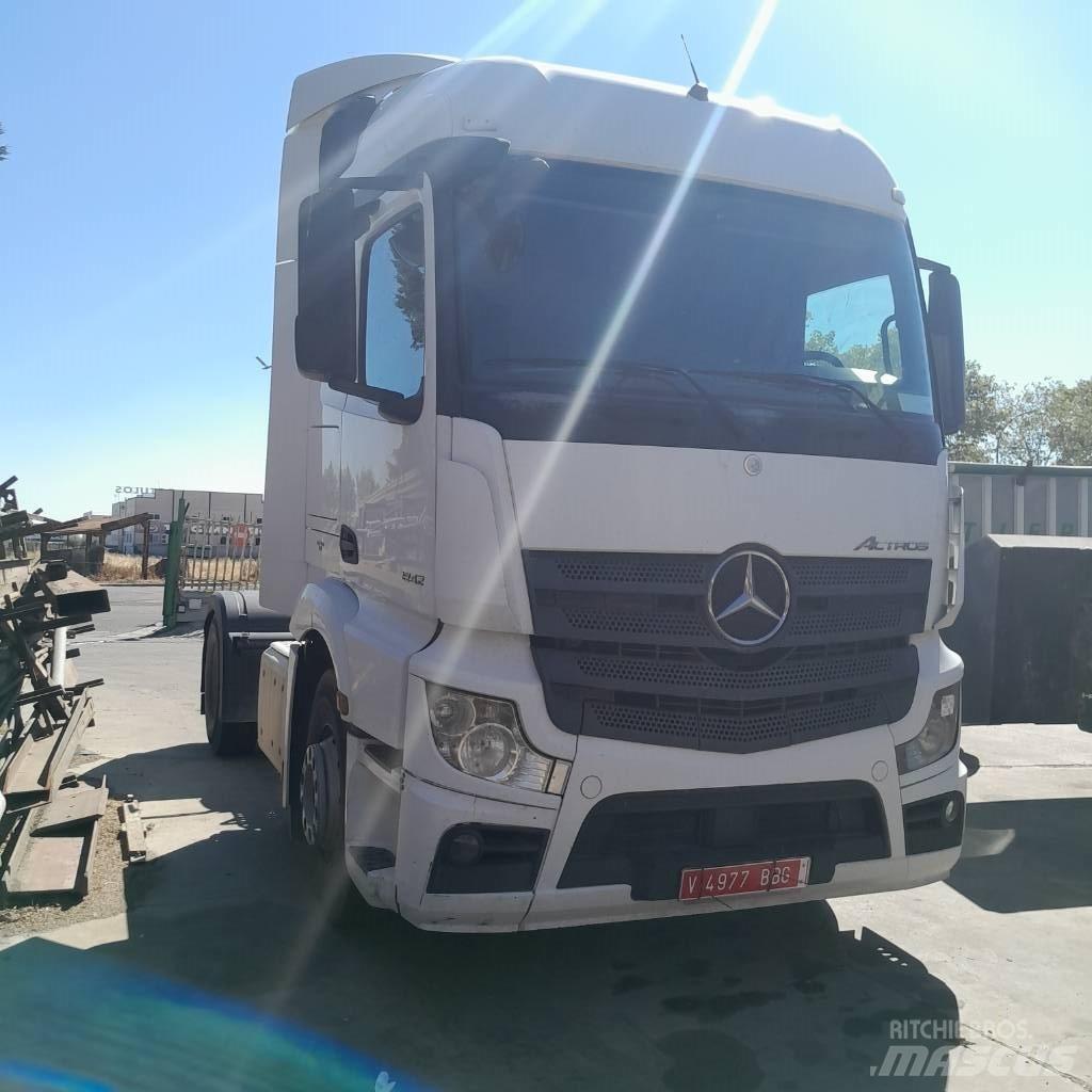 Mercedes-Benz 1842 트랙터 유닛