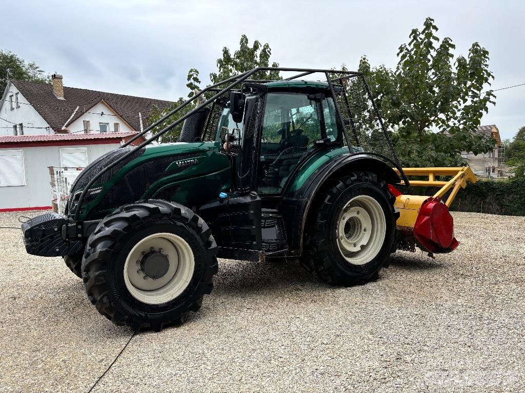 Valtra T 174 트랙터