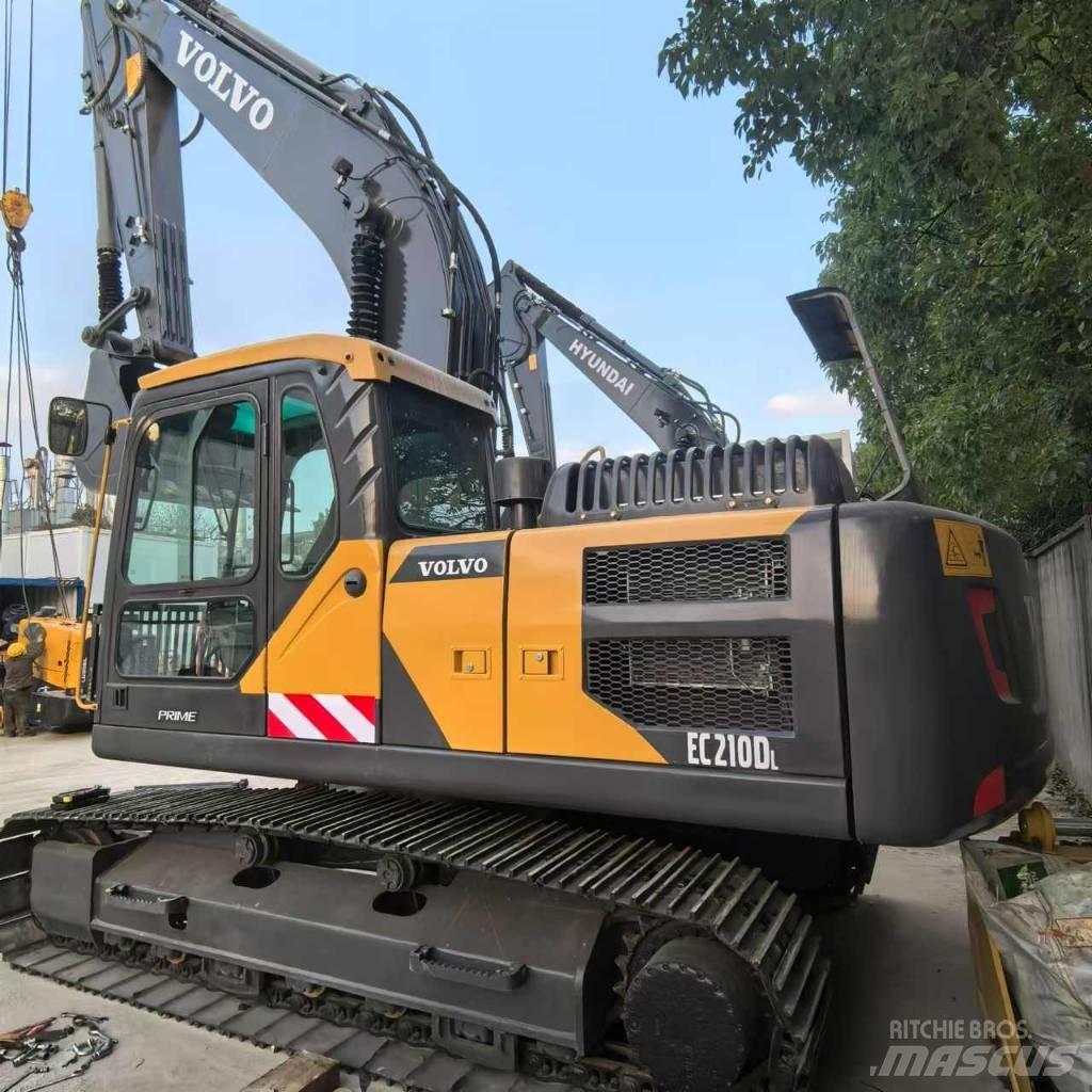 Volvo EC 210 D 중형굴삭기 7톤-28톤