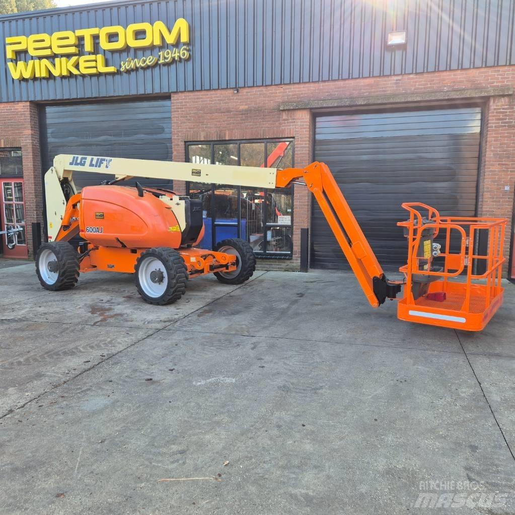 JLG 600 AJ 관절형 전동이동 리프트