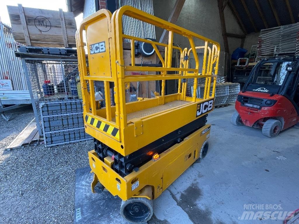 JCB S 2032 E 가위형 리프트