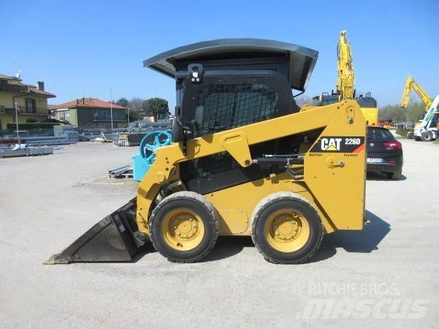 CAT 226 D  스키드로더