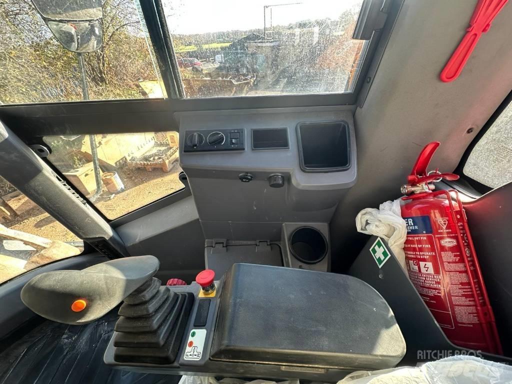 Hamm HC 130i 싱글 드럼 롤러