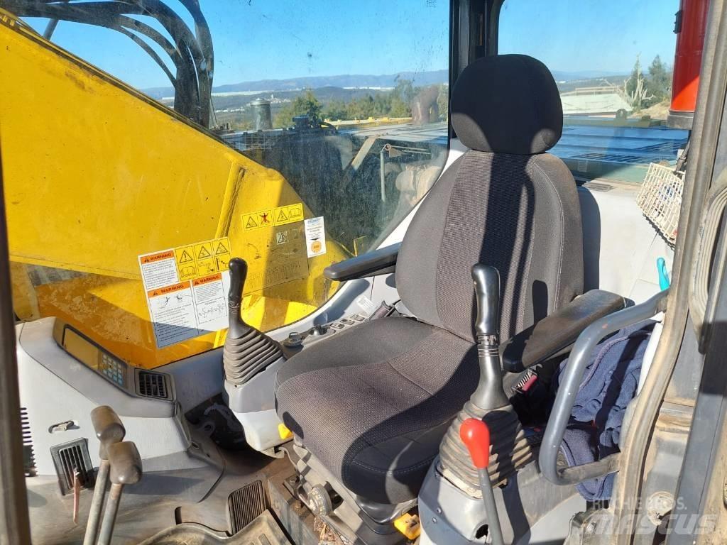 Komatsu PC 228 LC-3 대형 굴삭기 29톤 이상