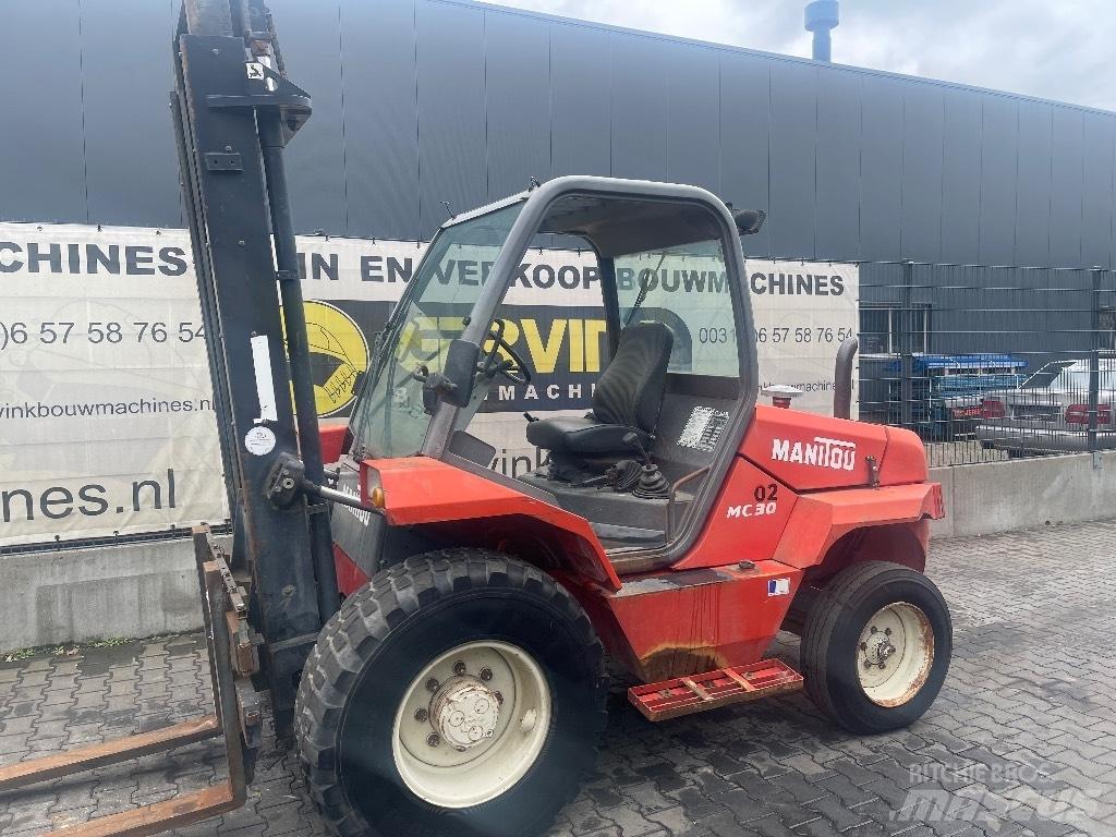 Manitou MC 30 험지용 트럭