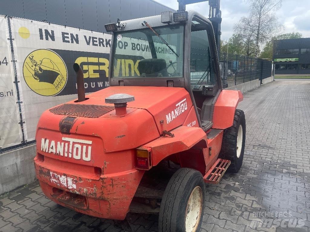 Manitou MC 30 험지용 트럭