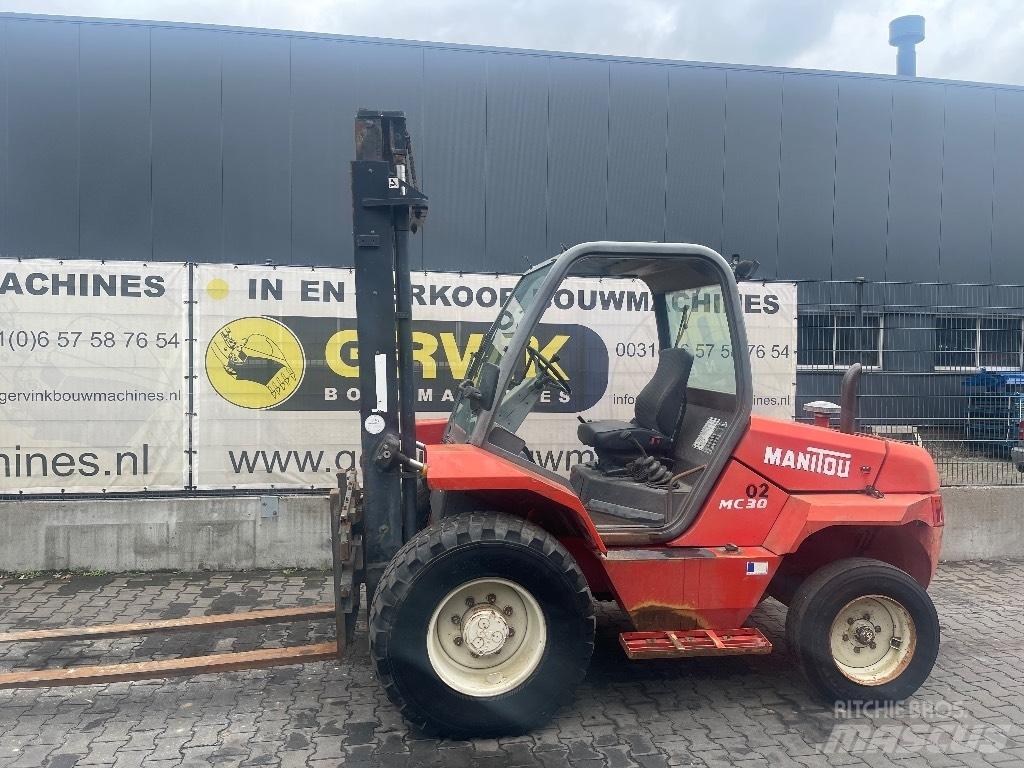 Manitou MC 30 험지용 트럭