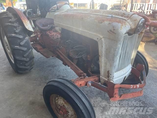Ford 800 트랙터