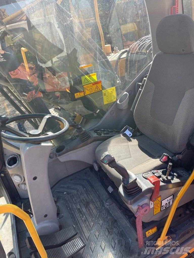 Volvo EW160C  휠 굴삭기