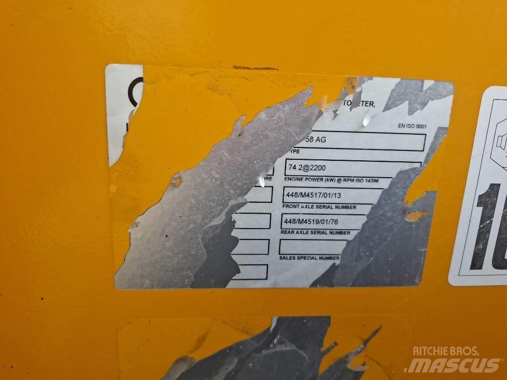 JCB 527-58 텔러 핸들러