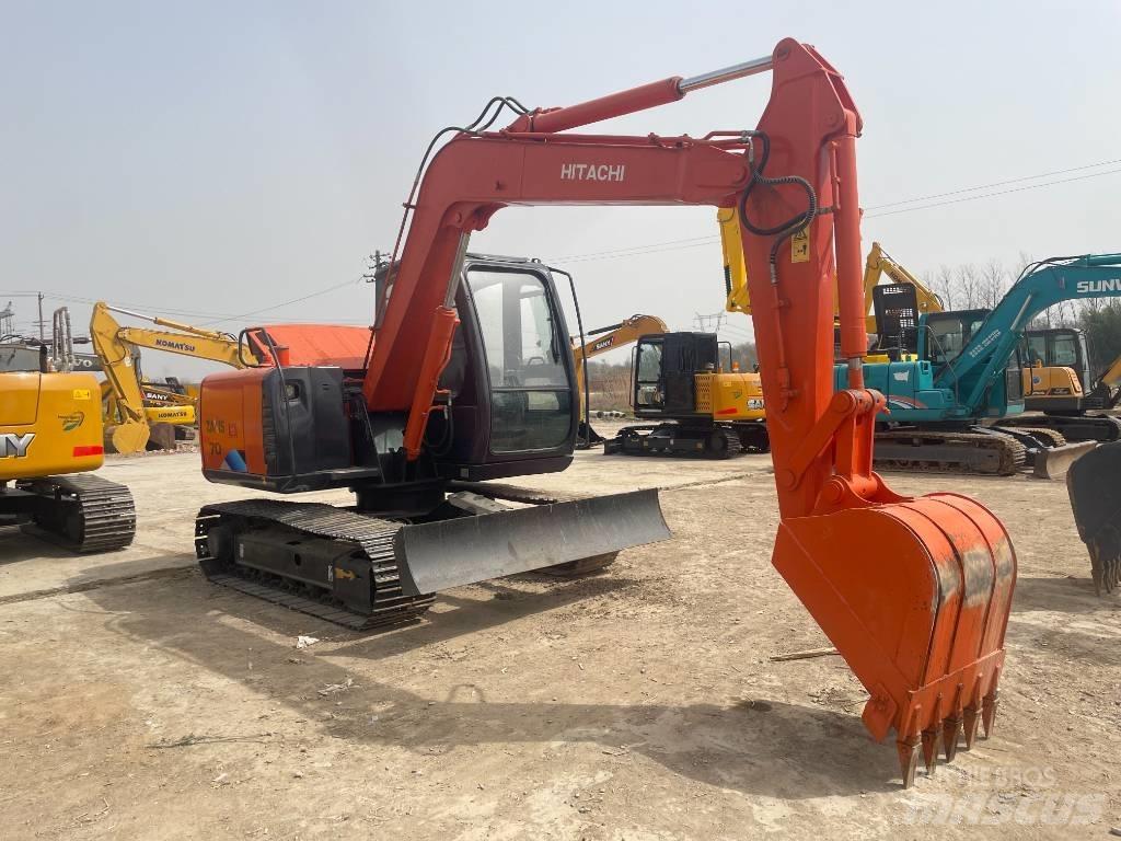 Hitachi ZX 70 중형굴삭기 7톤-28톤