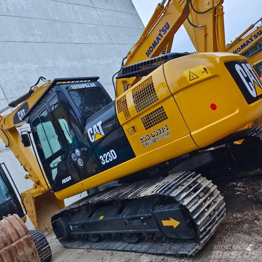 CAT 323 D 대형 굴삭기 29톤 이상