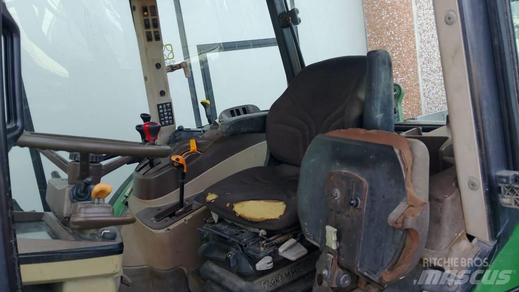 John Deere 5820 트랙터