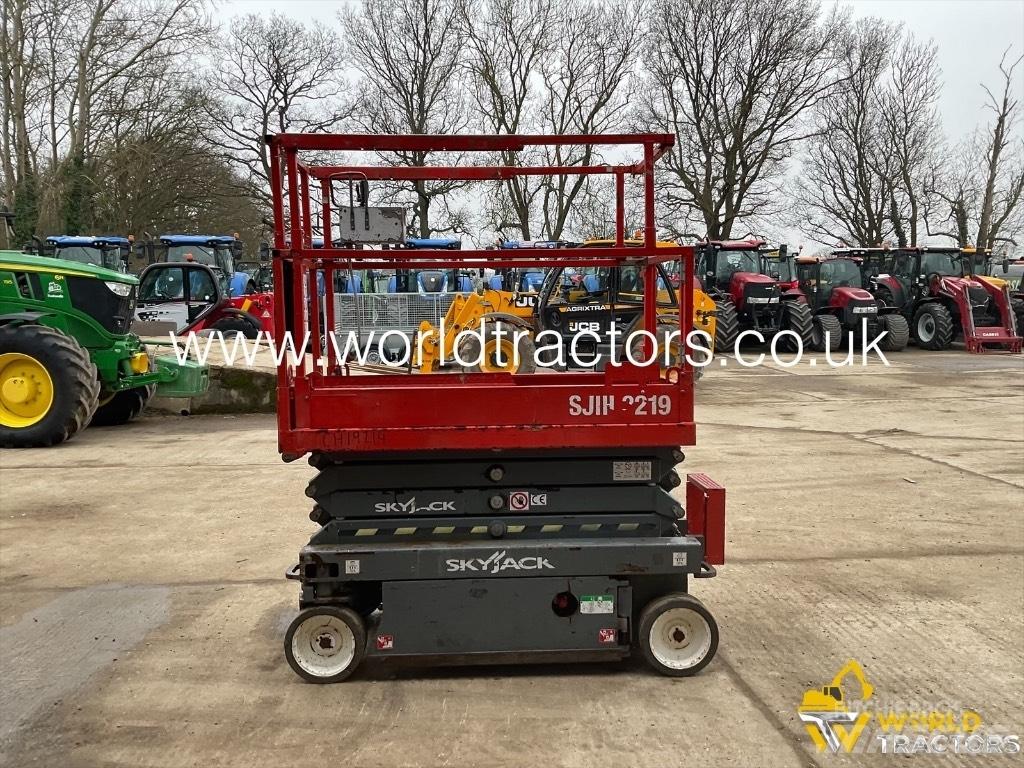 SkyJack SJ III 3219 가위형 리프트