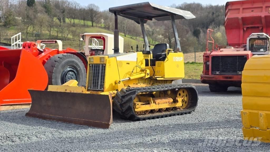 Komatsu D20P-7 크롤러 도저