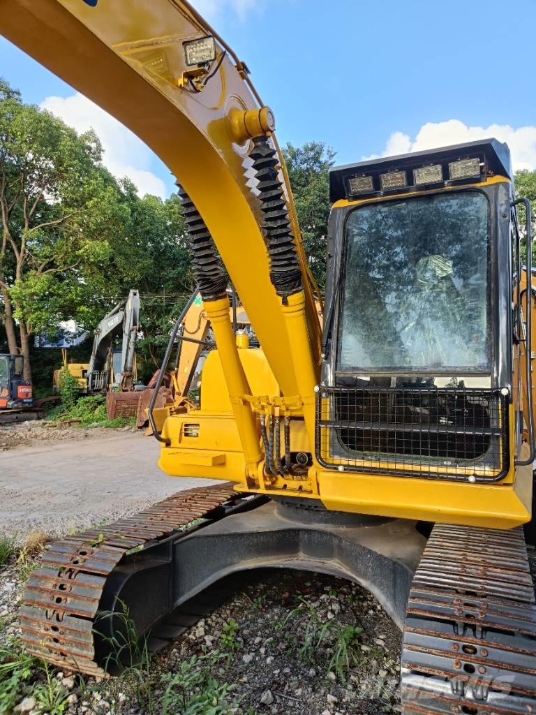 Komatsu PC 130-7 대형 굴삭기 29톤 이상